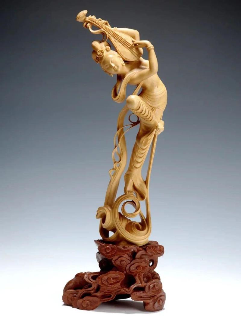 工藝美術(shù)品云集，萬(wàn)件珍品免費(fèi)鑒賞與專(zhuān)業(yè)鑒定服務(wù)